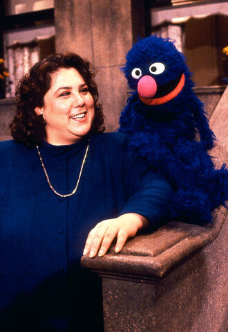 File:Lisa-Simon-and-Grover.jpg