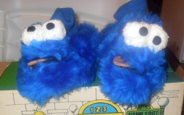File:Jc penneys 1973 slippers cookie monster 2.jpg