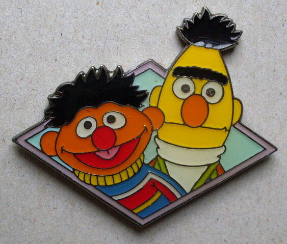 File:Sesam ernie bert pin.jpg