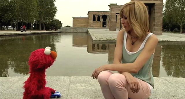 File:Susanna griso and elmo.jpg
