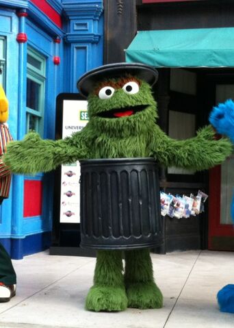 File:Oscarwalkuniversal.jpg