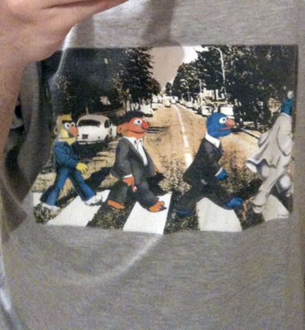 File:Uk-tshirt-sesame-abbeyroad.jpg