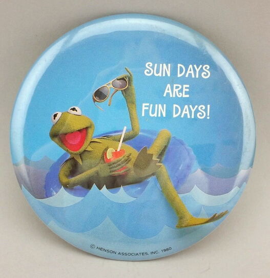 File:Sundays button.jpg