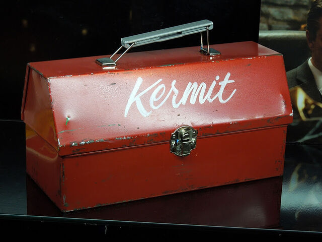 File:Kermit's toolbox.jpg