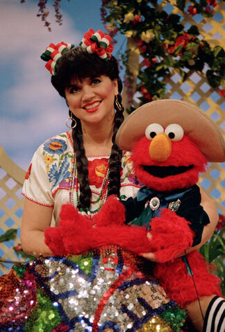 File:LindaR-Elmo.jpg