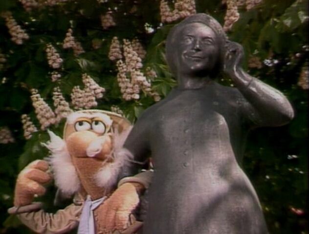 File:Matt statue.jpg
