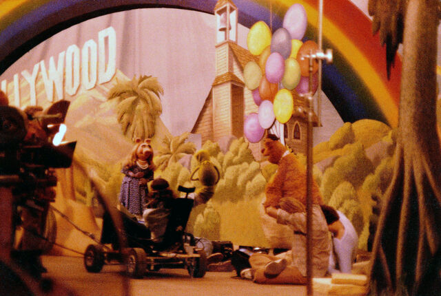 File:Filming muppet movie finale.jpg