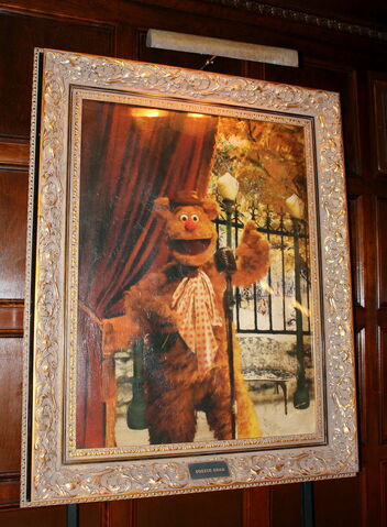 File:Fozzie painting el c.jpg