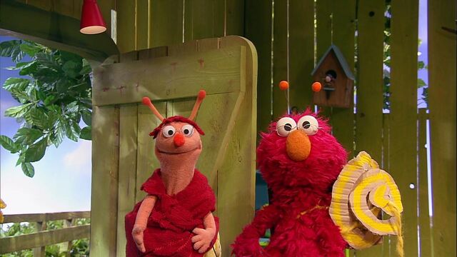 File:Sesamstrasse-Elmo&Finchen-CharacterSwap-(2015).jpg