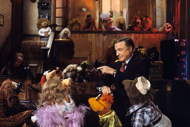 File:501 Gene Kelly 03b.jpg