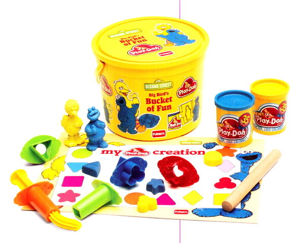 File:Bigbirdsbucketoffun.jpg