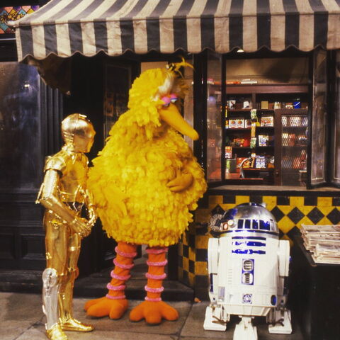 File:Bird and droids.jpg