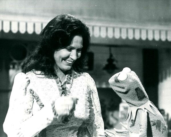 File:Loretta Lynn02.jpg