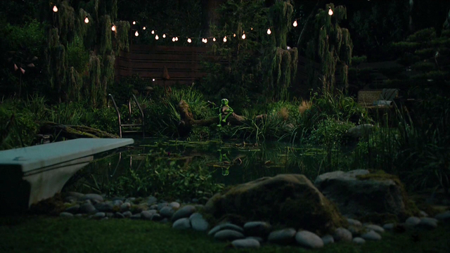 File:TheMuppets-S01E07-Kermit'sBackyard02.png