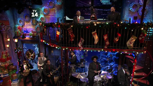File:TheRoots&Rowlf2009-12-23.jpg