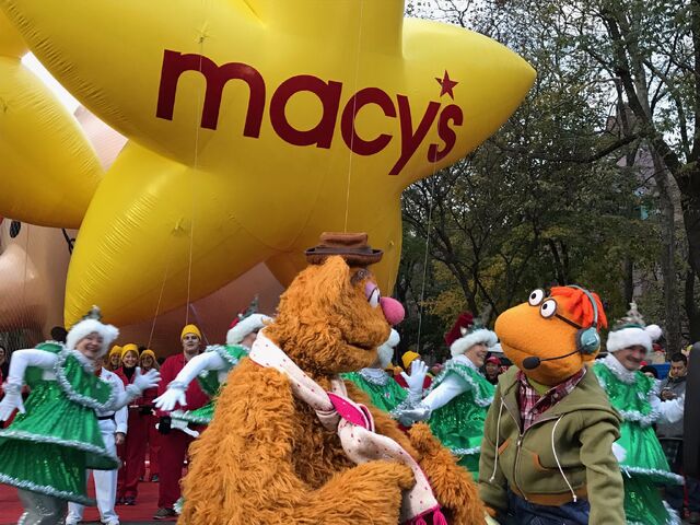 File:Macy's 2016 fozzie scooter.jpg