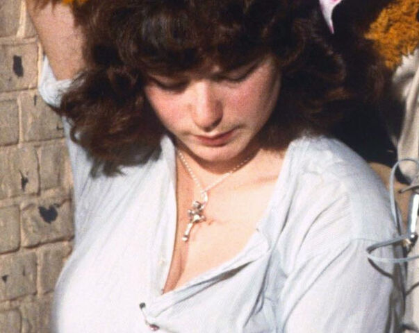 File:Louise Gold Kermit pendant.jpg