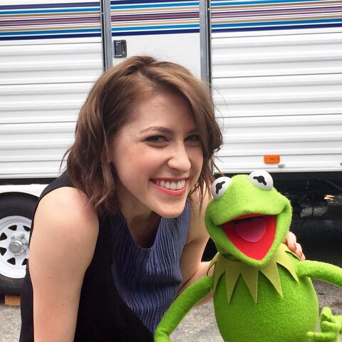 File:Eden Sher and Kermit.jpg