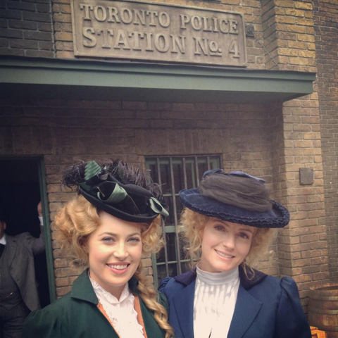 File:Charlotte and Helene.png
