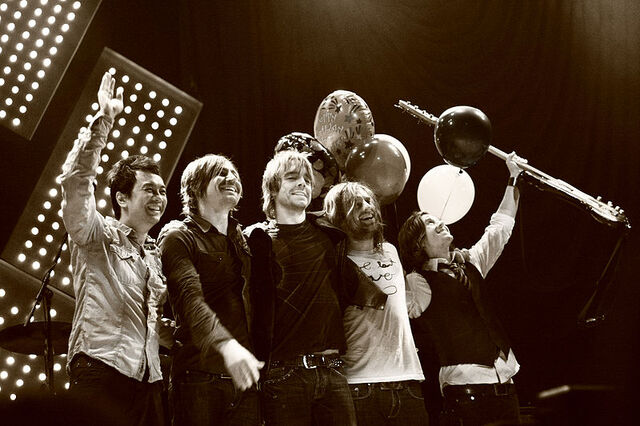 File:Switchfoot live.jpg