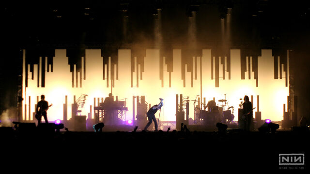File:NIN-Live-2.jpg