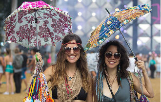 File:Festival fashion.jpg