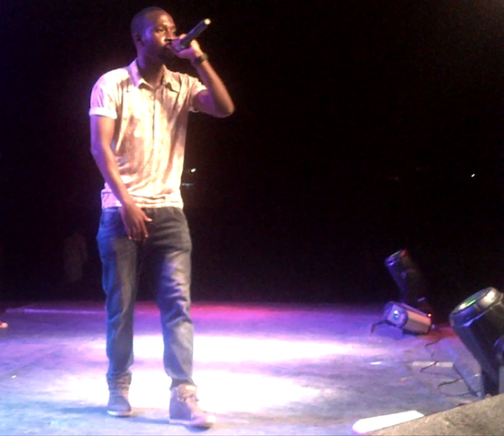 File:Slim Burna Performance 2.png