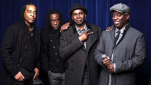 File:LivingColourband.jpg