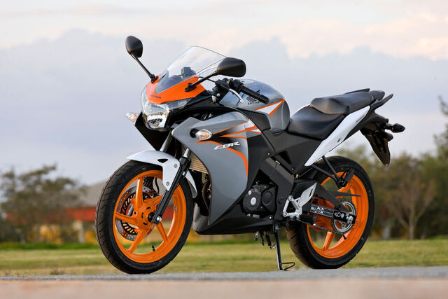 File:Honda-cbr125r-2011-foto-statiche 5.jpg