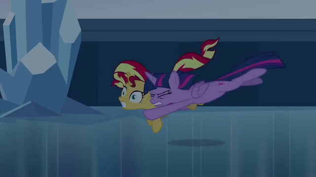 Archivo:Twilight tackles Sunset Shimmer EG.png