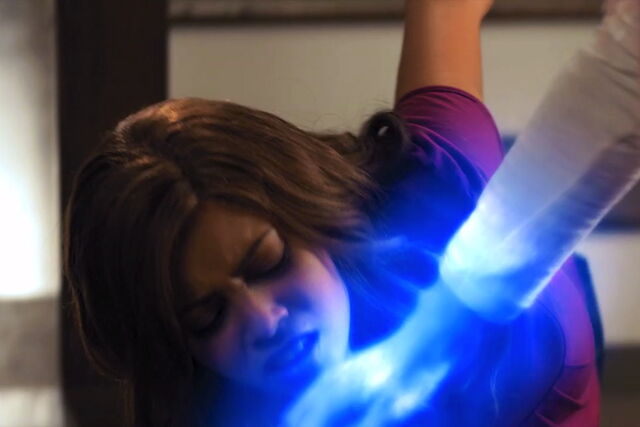 File:Sarah vs. Debbie Dazzle.jpg