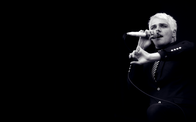 File:Gerard way.png