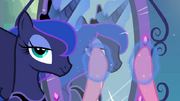 Luna ennuyée.png