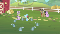 200px-Granny Smith notices Filthy Rich S2E12