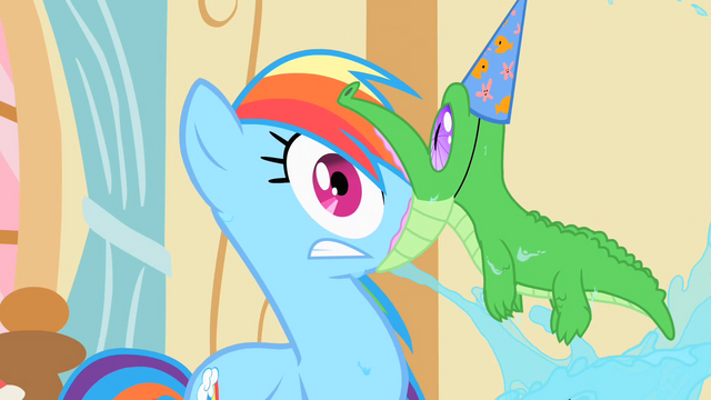 File:Rainbowdashgummy.png