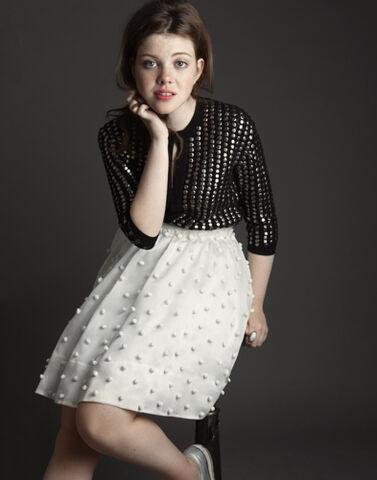 File:Georgie-georgie-henley-17058411-393-500.jpg