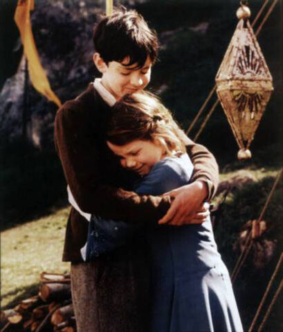 File:Edmund lucy hug.jpg