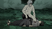 Kabuto sanando a Sasuke.png