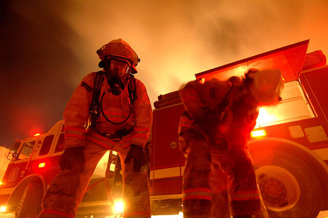 File:Firefighters Aesopos and Perle.jpg