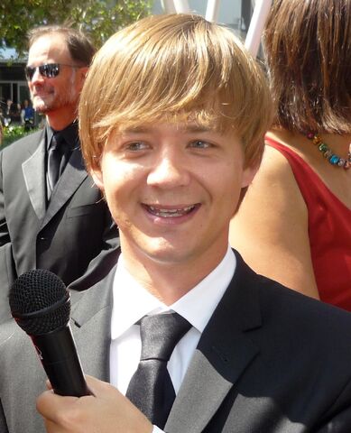 File:JasonEarlesSep09.jpg