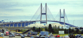 800px-AlexFraserBridge