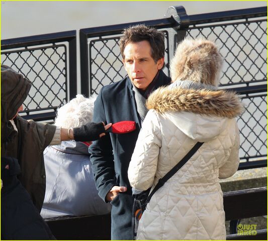 File:Ben-stiller-chilly-night-at-the-museum-3-scenes-with-skyler-gisondo-07.jpg