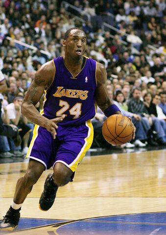File:640px-Kobe Bryant Drives2.jpg