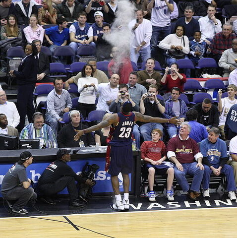 File:LeBron James' pregame ritual.jpg