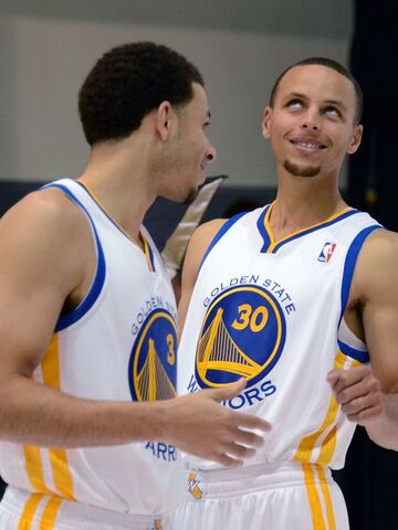 File:1380327195000-CurryBrothers927.jpg