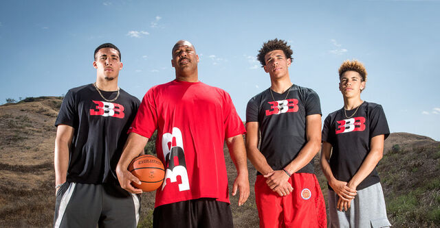 File:LaVar-Ball Family Lonzo-LiAngelo-LaMelo SLAM-Magazine-TH-950x494.jpg