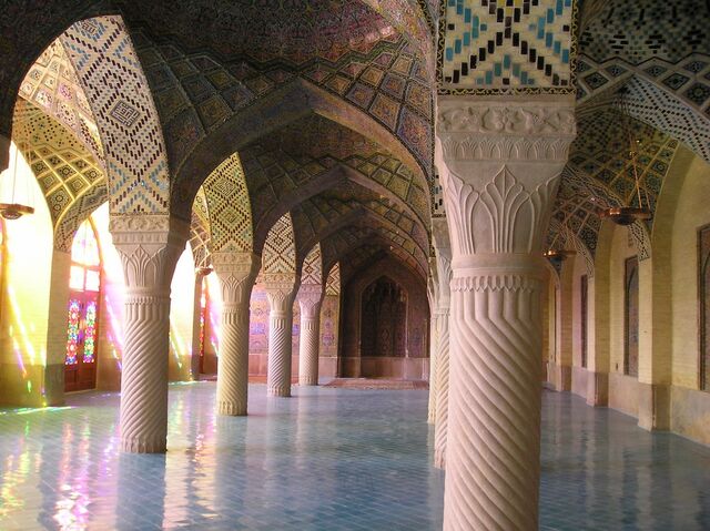 Fișier:Nasirul Mulk Mosque in Shiraz - Iran.jpg