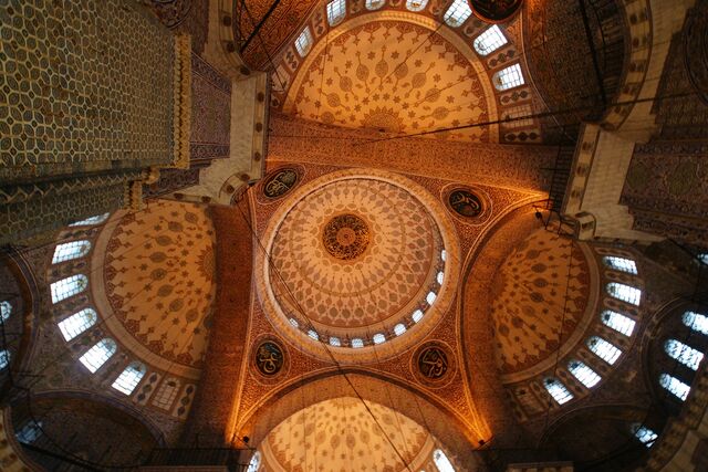 Fișier:Yeni Cami in Istanbul - Turkey (domes).jpg