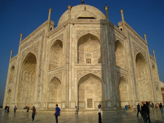Fișier:Taj Mahal in Agra - India (arches).jpg