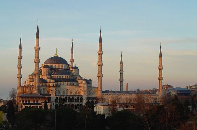 Fișier:Sultan Ahmed Mosque in Istanbul - Turkey (exterior).jpg